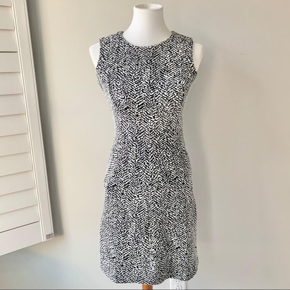 Lands’ End Black White Sleeveless Sheath Dress Size 2P